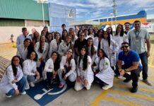 Alunos de Farmácia da Unifev visitam a Indústria Brasileira de Farmoquímicos