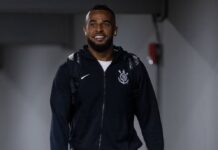 Corinthians dá “ok” para empréstimo de Alex Santana ao Grêmio e prevê mais saídas