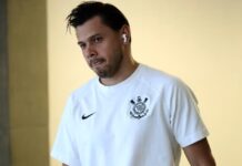 Corinthians questiona CBF e STJD pela punição ao Palmeiras por gritos homofóbicos contra Romero