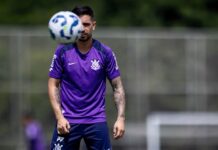 Igor Coronado é preterido novamente por Dorival e tem futuro indefinido no Corinthians