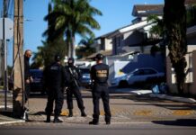 PF encontra “poucos elementos” em pen drive de Bolsonaro e foca em celular