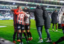 Drible de futsal e chapada de matador: Ferreira e Luciano dividem gol de vitória do São Paulo