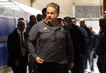 São Paulo quer jogador versátil para lateral direita e coloca meia no radar após lesão de Oscar