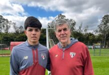 São Paulo assina contrato com goleiro Carlos Ferreira e estipula multa de R$ 385 milhões