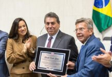 Vadão Gomes recebe Colar de Honra ao Mérito Legislativo da Alesp