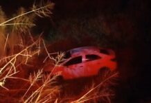 Motorista e passageiro cadeirante ficam feridos após carro cair em ribanceira em Castilho