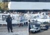 Torcida do Santos quebra portão do estacionamento e invade CT Rei Pelé para cobrar elenco e diretoria