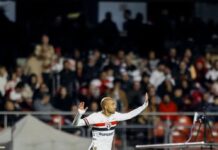 Lucas Moura projeta retorno gradual no São Paulo, mas festeja: “Dores não me limitam mais”