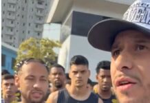 Torcedores cobram Neymar em invasão no Santos: “Se você chora, imagina o resto”