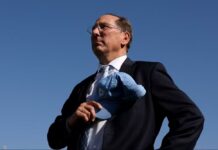 Santos cobra dívida por Jair e John e aguarda pagamento de R$ 14 milhões do Botafogo