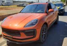 Carro de luxo é apreendido por circular sem placas há mais de 2 anos