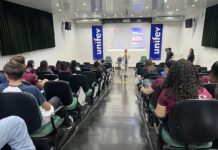 Alunos do Colégio visitam o Câmpus Centro e conversam com coordenadores da Unifev