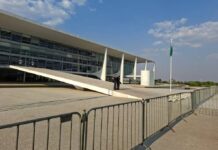 Homem tenta invadir o Palácio do Planalto e acaba preso após ser neutralizado a tiros pelo GSI