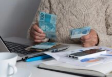 Inadimplência nas famílias brasileiras atinge maior nível em 15 anos, aponta CNC