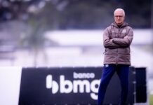 Ainda sem Memphis, Corinthians se prepara para enfrentar o Flamengo