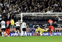 Hugo Souza defende oitavo pênalti pelo Corinthians, supera marca de Dida e se aproxima de top-3