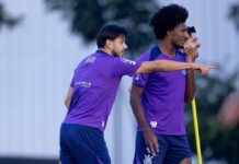 Talles Magno e Romero perdem espaço no segundo semestre e têm futuro indefinido no Corinthians