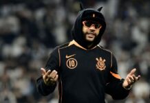 Memphis Depay continua fora, e Corinthians voltará a mexer no ataque contra o Inter