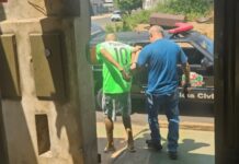 Polícia prende suspeito de descumprir medida protetiva após enforcar e esfaquear ex-companheira