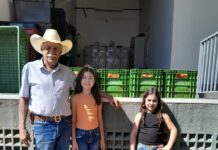 Família de Álvares Florence doa tomates à Santa Casa de Votuporanga
