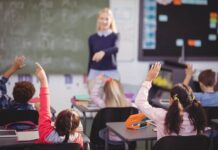 Professores perdem 21% do tempo para manter a ordem em sala de aula, aponta pesquisa