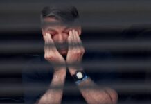 Defesa de Bolsonaro alega piora em soluços e pede a Moraes autorização de visita médica