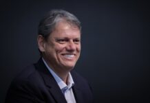 ‘Não faço ideia’, diz Tarcísio de Freitas sobre melhor nome para enfrentar Lula nas eleições de 2026