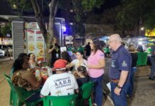 Força-tarefa realiza mobilização educativa na feira livre da Praça São Bento