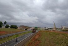 Defesa Civil alerta para pancadas de chuva com risco de alagamentos e deslizamentos