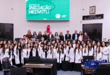 Calouros de Medicina participam da Cerimônia do Jaleco na Unifev