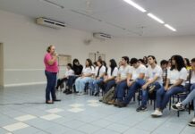 Secretaria de Direitos Humanos e órgãos municipais promovem diálogo com adolescentes sobre prevenção ao uso de álcool e outras drogas