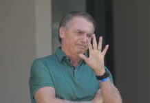 Bolsonaro pede para ficar em prisão domiciliar