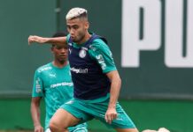 Com dois “reforços”, Palmeiras faz treino técnico para encarar o Vitória