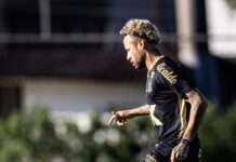Neymar contraria médicos e faz teste em treino do Santos para tentar jogar contra o Sport