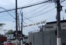 Faixa com cobrança a Neymar é colocada em frente ao CT do Santos: “Vamos só jogar bola”