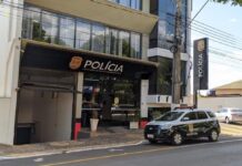 Menina de 13 anos crava faca nas costas de adolescente após briga