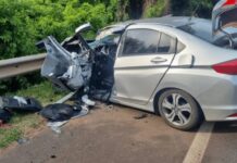 Motorista morre ao invadir a pista contrária e bater contra carreta em José Bonifácio