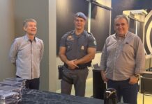 Unifev doa 2 mil réguas para o Proerd da Polícia Militar