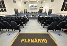 Vereadores aumentam em 10% salários de servidores da Câmara