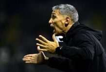 Vojvoda vê boa postura do Santos e lamenta derrota em clássico: “Aí mora a dor do técnico e de todos”