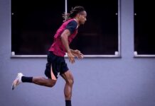 Carrillo tem febre e não participa de treino do Corinthians