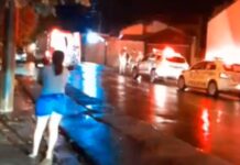 Dois homens são baleados e um morre em frente de casa em Jales