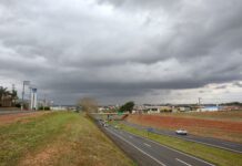 Defesa Civil alerta para chuvas e risco de temporais