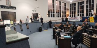 Cabo Renato Abdala protocola extinção do mandato de Luiz Torrinha