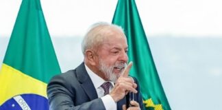 Lula volta a provocar Bolsonaro: “Não coloco tornozeleira porque não sou pombo-correio”