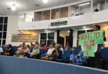 Vereadores voltam a enfrentar protesto na Câmara por aumento na conta de água