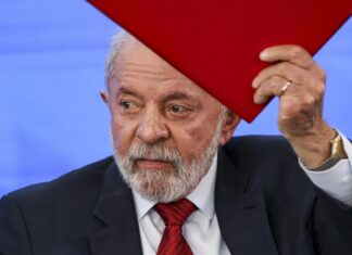 Atlas/Bloomberg: governo Lula é ruim para 48,4%; 42,7% acham bom