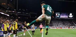 Palmeiras encerra jejum de três anos contra o Corinthians e abre ano 100% em clássicos