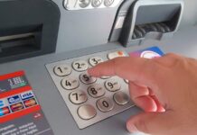 Mulher perde R$ 4 mil após cartão ficar preso no caixa eletrônico de agência bancária em Araçatuba