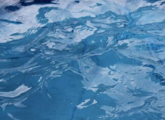 Criança de 3 anos morre após se afogar em piscina de área de lazer em Birigui